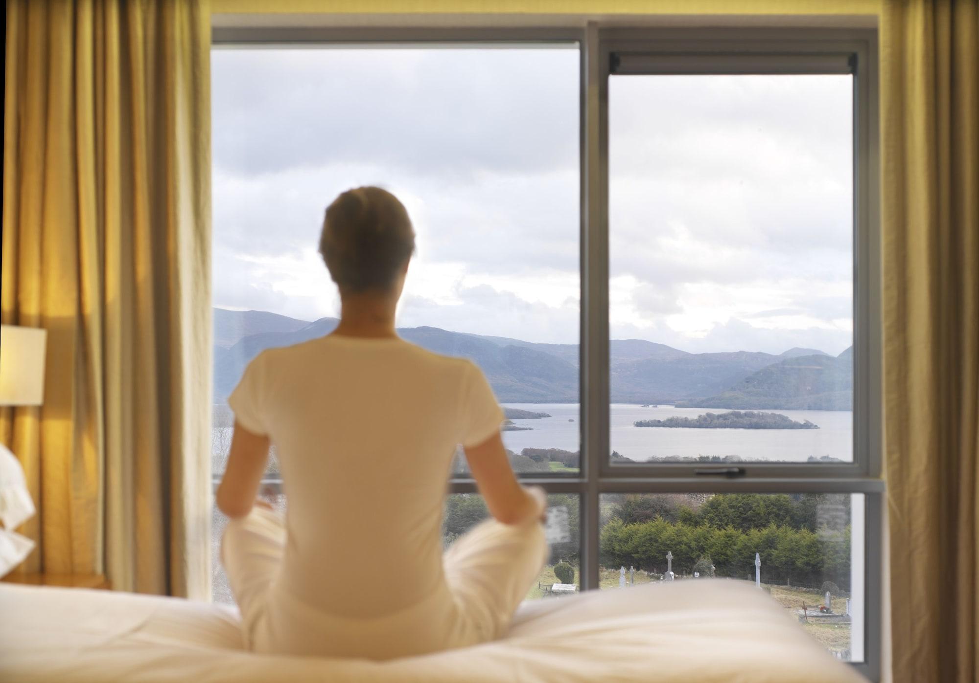 Aghadoe Heights Hotel & Spa Κιλάρνεϊ Εξωτερικό φωτογραφία A woman meditating