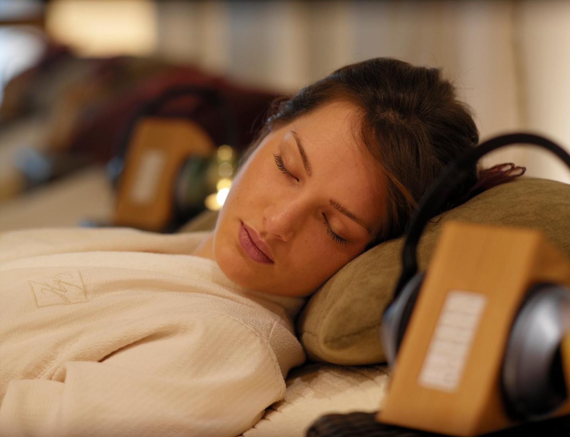 Aghadoe Heights Hotel & Spa Κιλάρνεϊ Εξωτερικό φωτογραφία A woman sleeping